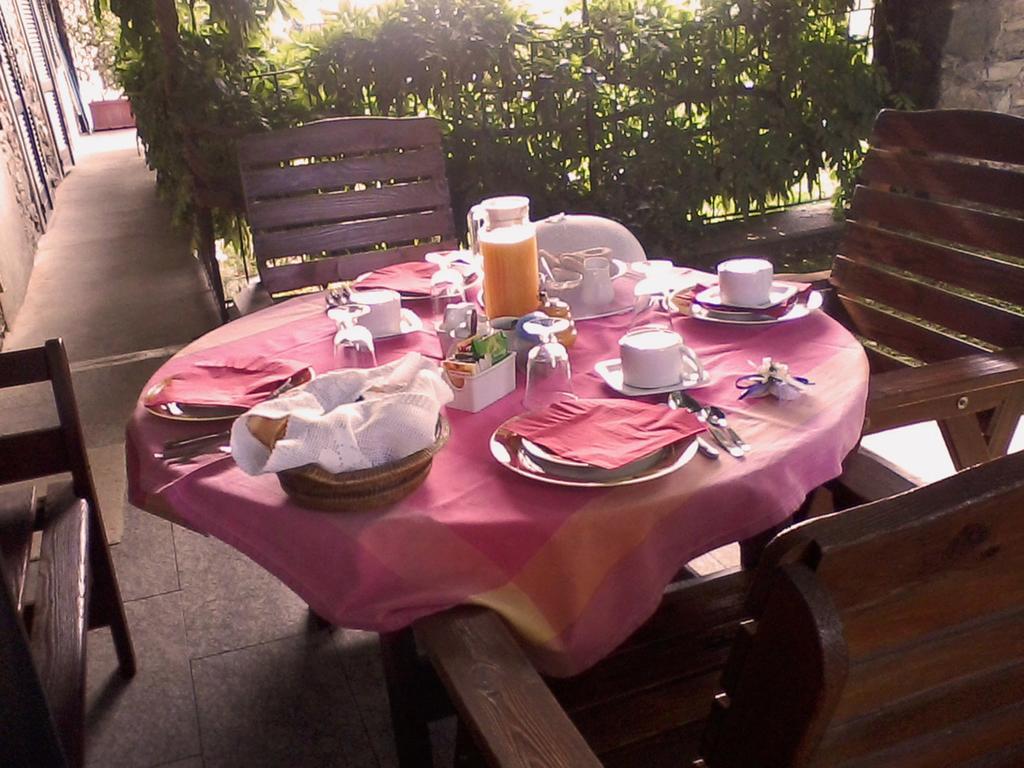 Il Glicine Bed and Breakfast Zimone Exteriör bild